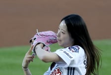 [포토] 빙상 요정 임리원, 두산 세리머니 찰떡 소화