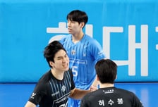 [포토]'환호하는' 신호진