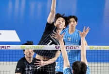 [포토]'블로킹 속이는 속공' 김진영