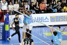 [포토]'3-0셧아웃 매치포인트는' 레오가