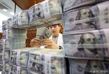 "K증시 탈출, 탈출" 무섭게 파는 외인...3월 365억불 순유출, 환율 급등