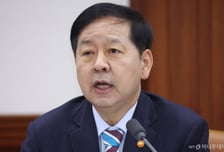 "공급망 관리, 무엇보다 중요"…구윤철, 필름·비닐 생산업체 방문