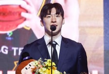 '득표율 90.5%' 이정현 압도적 MVP, 5위팀 소노에서 해냈다... 생애 첫 수상 쾌거 [KBL 시상식 현장]