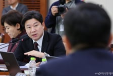 국힘 진종오 "정부, 전쟁 추경으로 중국인 표 사려…환심 사기 예산 철회하라"