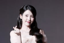아이유, 기다렸던 첫방 ...'21세기 대군부인'으로 또 한 번 인생캐 예고