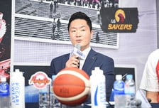 '고의 패배 의혹' 고개 숙인 전희철 SK 감독 "논란 일으켜 죄송... 재정위 성실히 소명할 것"