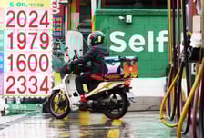 "기름 넣기 겁나" 휘발유 2000원 육박…3차 최고가 묶어도 "더 뛴다"