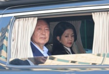 경찰, '캣타워 횡령 의혹' 尹 부부 수사 중지…재수사 예정