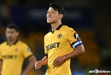 "흥민이형 미안해, 나도 토트넘도 강등이야"... 황희찬 '19분 출전' 울버햄튼, 웨스트햄에 0-4 완패→토트넘 '강등권 진입'