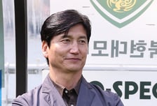 '상암 징크스 마감' 고개 숙인 정정용 전북 감독 "언젠가 깨질 징크스... 아쉽지만 빨리 수습할 것" [상암 현장]