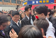 수원 찾은 한동훈 "경기, 보수 지지 많아…당권파가 인정 못받는 것"