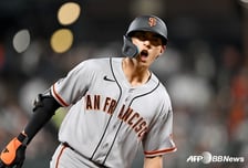 '158㎞ 강속구' 뭐가 문제야, '홈런포→멀티히트' 이정후를 막지 못했다... 팀은 2-6 패배 [SF 리뷰]