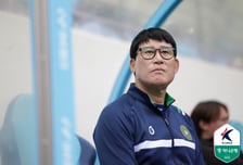 '수원 삼성 천적' 고정운 김포 감독 "완벽한 팀 없다... 기술 축구 선보일 것" [수원 현장]