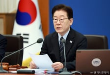 "반인권·반국제" 이스라엘 두고 SNS 공방…李대통령 의중은