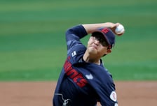 [포토] '안경에이스 승리가 절실하다' 키움전 선발등판 박세웅