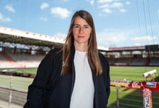 '정우영도 깜짝 놀란 선임' 역대 최초 '35세 女 감독' 탄생... 유럽 5대 리그 100년 역사 깨졌다