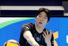 "유럽에서도 통할 선수" 적장도 극찬했던 허수봉 'FA 거취' 관심