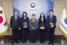 '보훈정책 성과' 공무원에 첫 포상…"성과내면 반드시 보상"