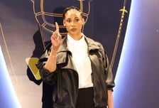 [포토] 슈퍼모델 실바, 손가락보다 작은 얼굴