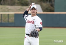 여성 팬에 "타이어보다 못한 뚱녀"...롯데 최충연, 결국 2군행