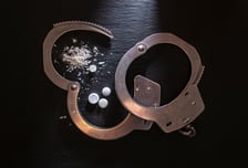 실종 신고돼 찾았더니 호텔서 필로폰 투약…20대 남녀 구속