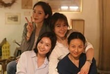핑클, '부친상' 이효리 위해 7년만 뭉쳤다…"우리 리더 고생했어"