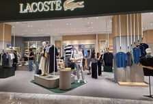 엄마, 아빠, 아이 옷 한곳에 모아 '대박'...신세계 '메가샵' 전략 통했다