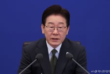 李 대통령 "석유 최고가격제에 국민 세금 들어가…사용 절감 노력해 달라"