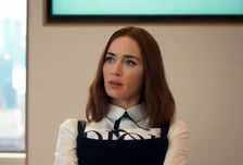 '악마는 프라다2' 에밀리 블런트, 절절 매던 비서가 광고주님이 됐어요!