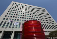 조작 기소 특검 또 띄운 정치권…법조계 "12만건 미제는 어쩌고"