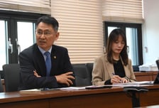 정부, 재경관 영상회의 개최…"주요국 동향 신속히 보고" 주문