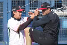 [포토] 치리노스, 장진영 코치와 '셀위댄스'