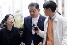 경찰, '김병기 차남 취업 청탁' 관련 빗썸 관계자 재소환