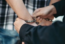 "현관문 아래로 피가"…'母 살해 후 자해' 40대, 중환자실서 체포