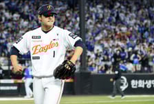 [포토] '페라자 대단한 어깨야!' 문동주