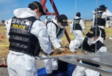 무안공항 참사 유해 수색 재개…하루 만에 63점 추가 발견