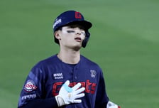 [포토] 윤동희 '가슴이 뛴다'