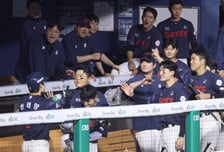 선발 4연속 호투에도 경기당 1.75점 뽑는 'FC 롯데' 방망이 어쩌나! 김태형도 "결국 쳐야 이긴다"