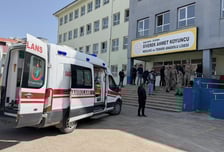 튀르키예 고교서 졸업생이 총기 난사...16명 부상, 범인은 사망