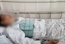 [영상]"왜 길막해" 행인 차로 밟은 차주…비명에 "엄살 부리지마" 폭행