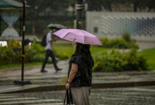"6월 역대급 장마, 한달 내내 비" 떠도는 괴담...기상청 답변은?
