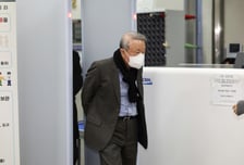 '배임 혐의' 홍원식 전 남양유업 회장, 항소심 시작