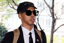 '소녀상 조롱' 유튜버 "새출발 기회" 호소 안 통했다...징역 6개월 법정구속