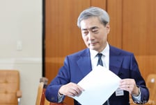 신현송 "국내 투자 적었는데도 환율 상승…위험회피·파생시장 영향 커"