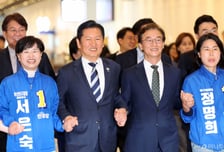 부산 찾은 정청래 "하정우 좋아합니까"...전재수 "사랑합니다"