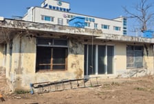 "흉물" 학생들도 떨었다…54년 된 옛 전매청 건물 철거, 부지는 주민 품으로