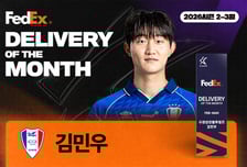 '정확도 100%' 김민우, 헤이스 머리에 꽂힌 '택배 크로스' 빛났다... 페덱스 '이달의 딜리버리' 초대 수상