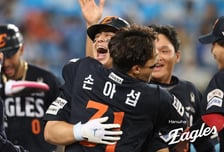 "노시환, 참 밝은 '무한 긍정' 친구인데..." 손아섭 '서산에 두고온' 후배에 걱정과 응원