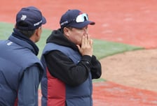 '롯데 천만다행' 허벅지 통증 황성빈 선발 제외, 1군 말소 피했다! 김태형 감독 "2~3일 지켜보려 한다" [잠실 현장]