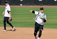 [포토] '우린 독수리키스톤콤비' 하주석과 심우준